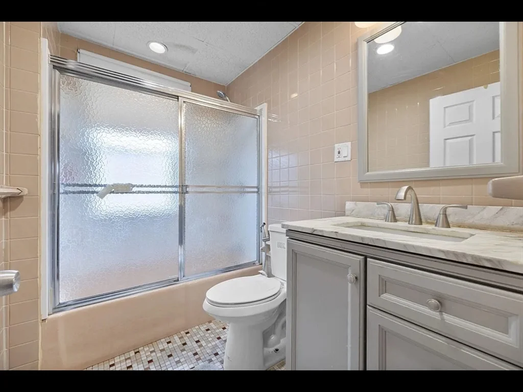 2 bed, 1 bath apartment for rent at 24 Lincoln St Unit 24, North Andover — photo 9 of 19