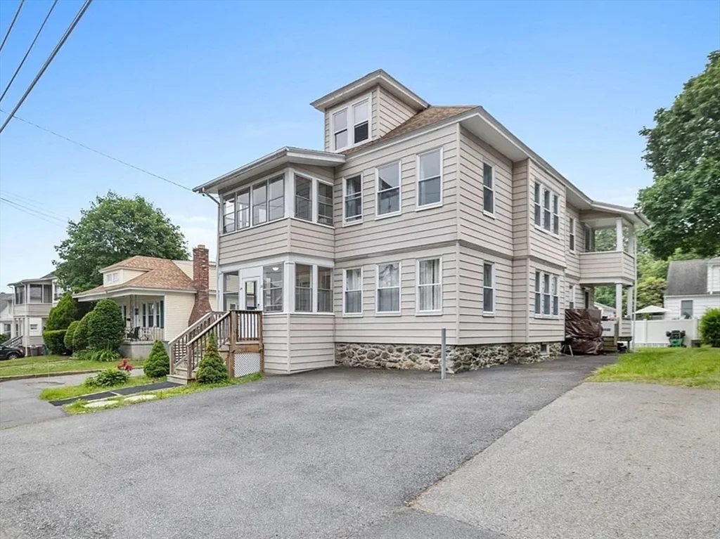 2 bed, 1 bath apartment for rent at 24 Lincoln St Unit 24, North Andover — photo 1 of 19