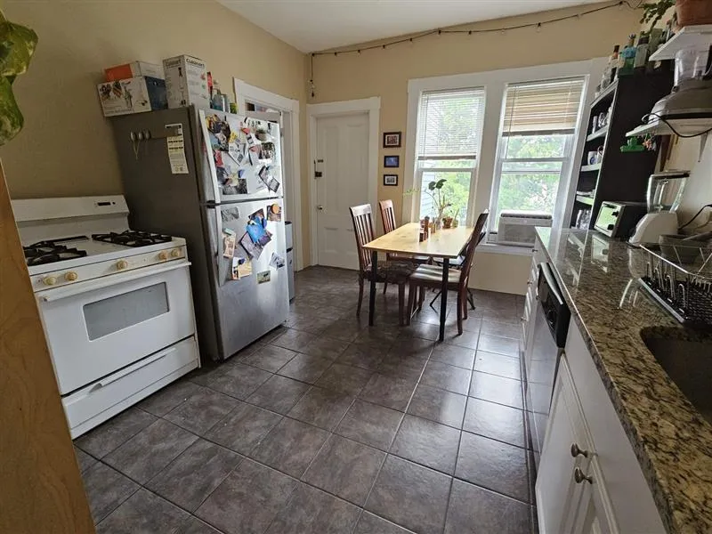 2 bed, 1 bath apartment for rent at 24 Linden Ave Unit 3, Spring Hill — photo 5 of 23