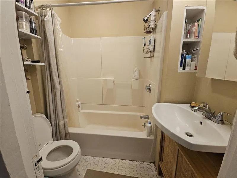 2 bed, 1 bath apartment for rent at 24 Linden Ave Unit 3, Spring Hill — photo 15 of 23