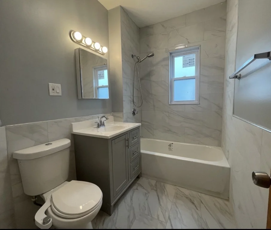 3 bed, 1 bath apartment for rent at 24 Litchfield Unit 3, Brighton — photo 6 of 11