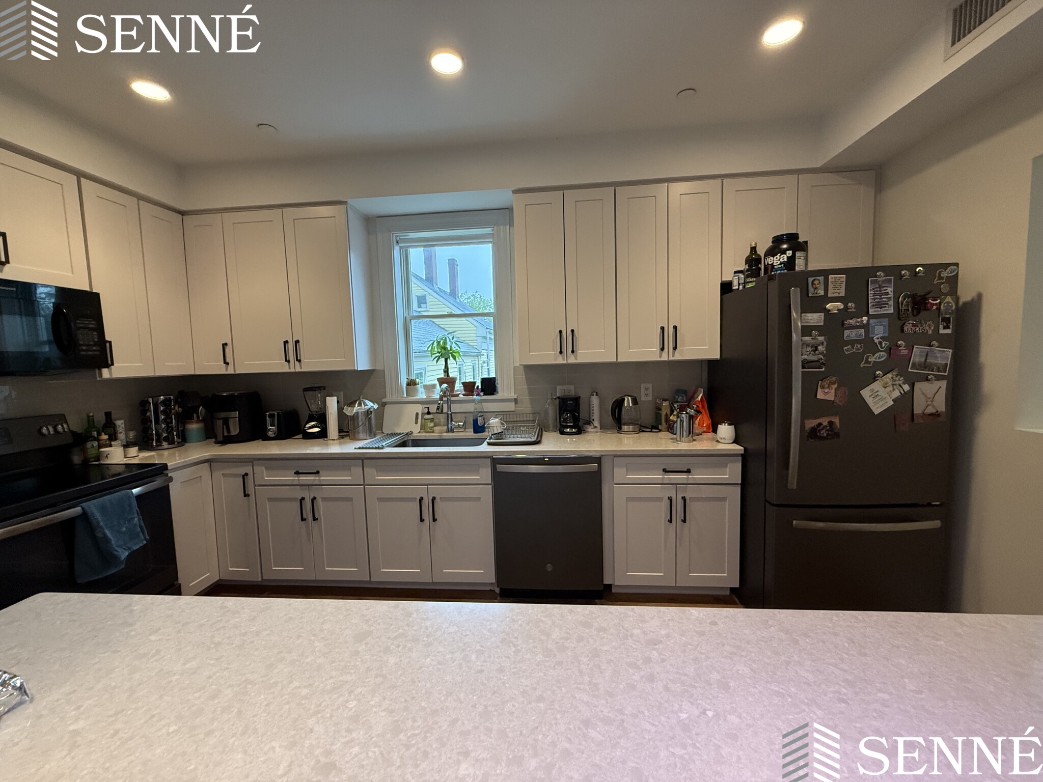 4 bed, 2 bath apartment for rent at 24 Magazine Unit 2, Cambridgeport — photo 3 of 24