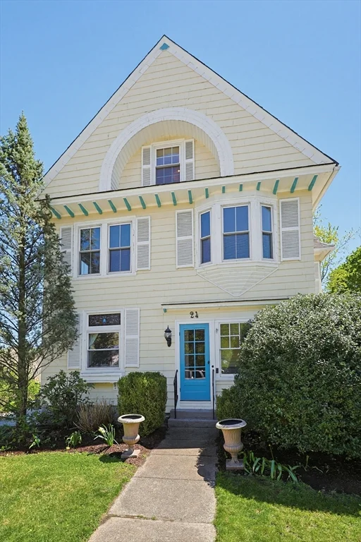 4 bed, 2 bath apartment for rent at 24 Main St, Upton — photo 1 of 31