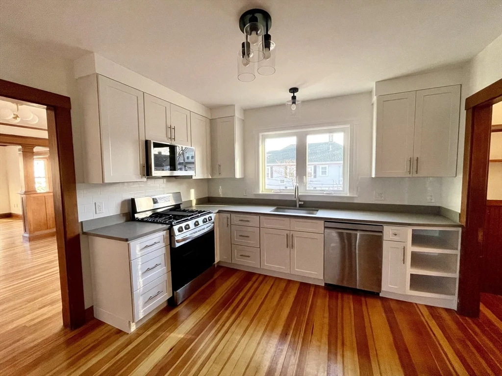 3 bed, 1 bath apartment for rent at 24 Maple St Unit 2, West Roxbury — photo 2 of 18