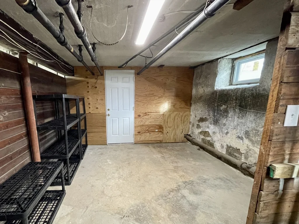 3 bed, 1 bath apartment for rent at 24 Maple St Unit 2, West Roxbury — photo 17 of 18