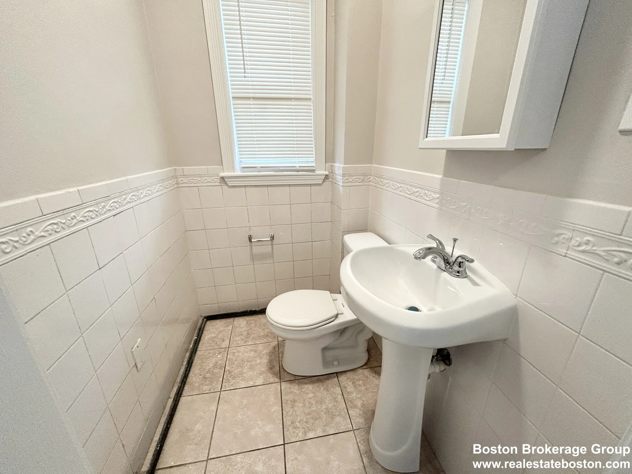 3 bed, 1.5 bath apartment for rent at 24 Maryland St Unit 3F, Dorchester — photo 7 of 8