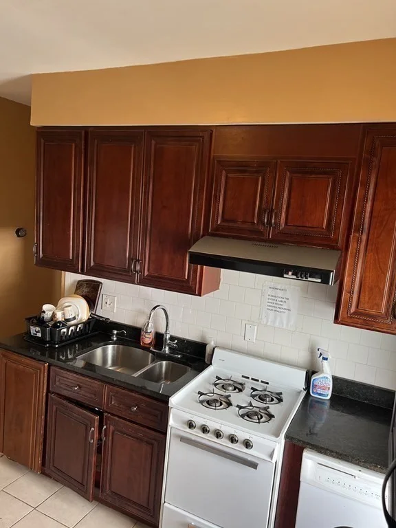 3 bed, 1 bath apartment for rent at 24 Maryland Unit 1, Dorchester