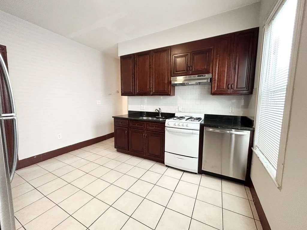 4 bed, 1 bath apartment for rent at 24 Maryland Unit 2, Dorchester