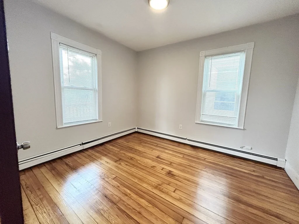 4 bed, 1 bath apartment for rent at 24 Maryland Unit 2, Dorchester — photo 6 of 9