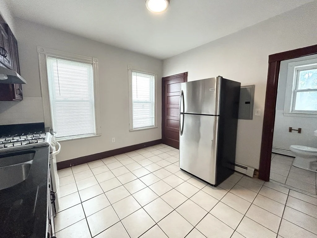 4 bed, 1 bath apartment for rent at 24 Maryland Unit 2, Dorchester — photo 2 of 9