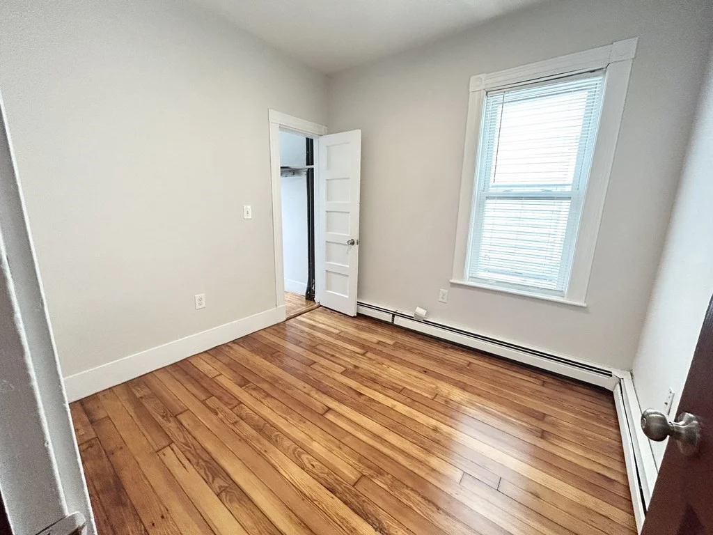 4 bed, 1 bath apartment for rent at 24 Maryland Unit 2, Dorchester — photo 4 of 9