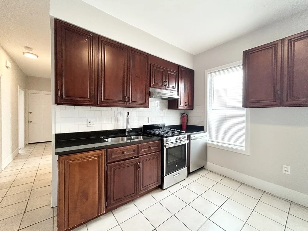 4 bed, 1 bath apartment for rent at 24 Maryland Unit 3, Dorchester — photo 2 of 8