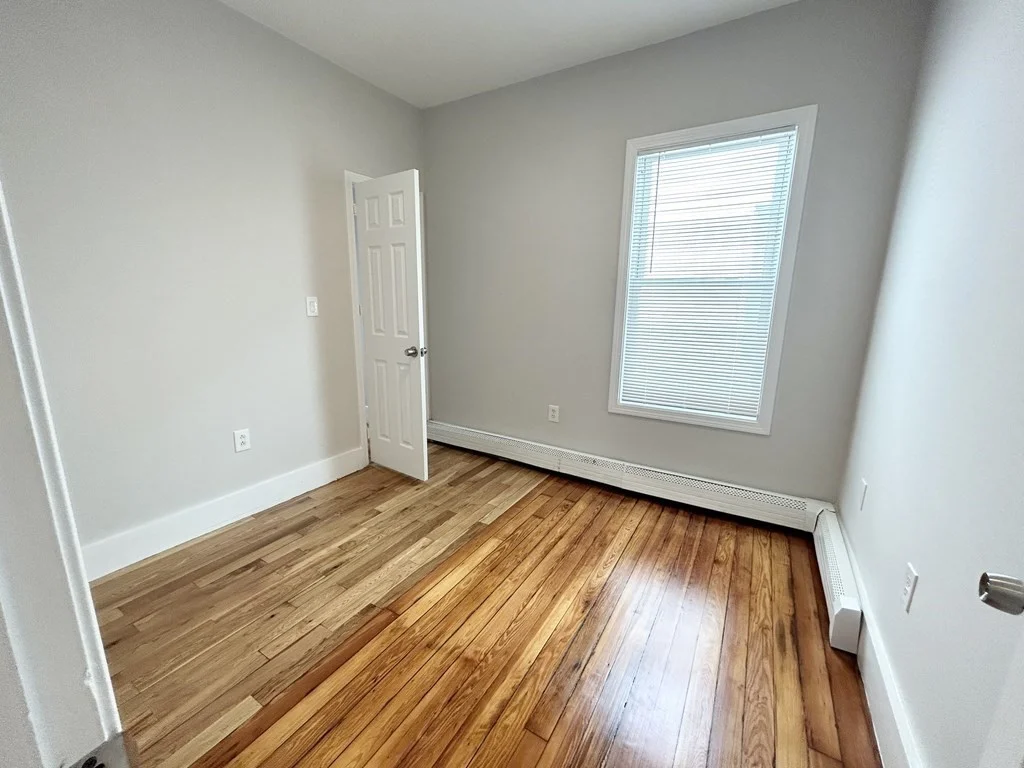 4 bed, 1 bath apartment for rent at 24 Maryland Unit 3, Dorchester — photo 4 of 8