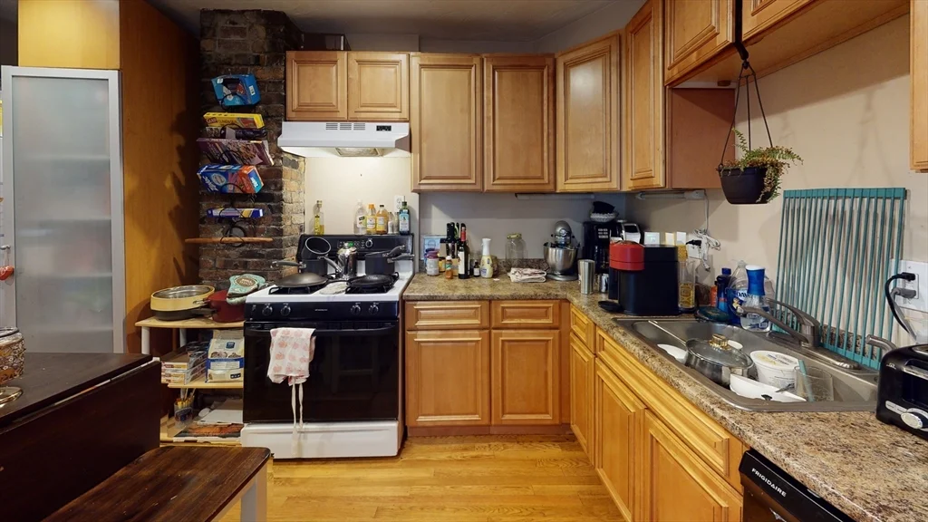 1 bed, 1 bath apartment for rent at 24 Maverick St Unit 1, East Boston — photo 1 of 8