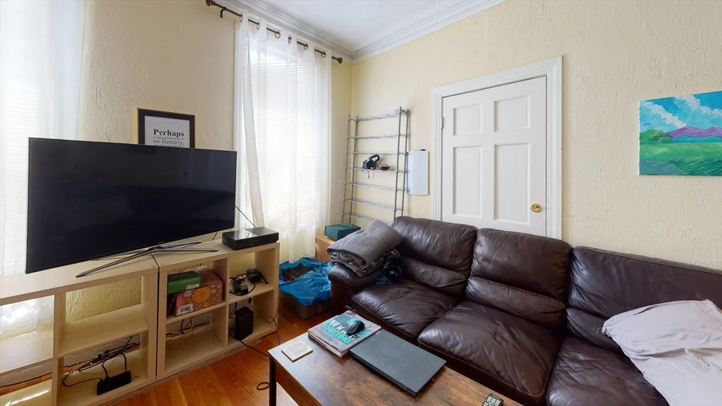 1 bed, 1 bath apartment for rent at 24 Maverick St Unit 1, East Boston — photo 4 of 8
