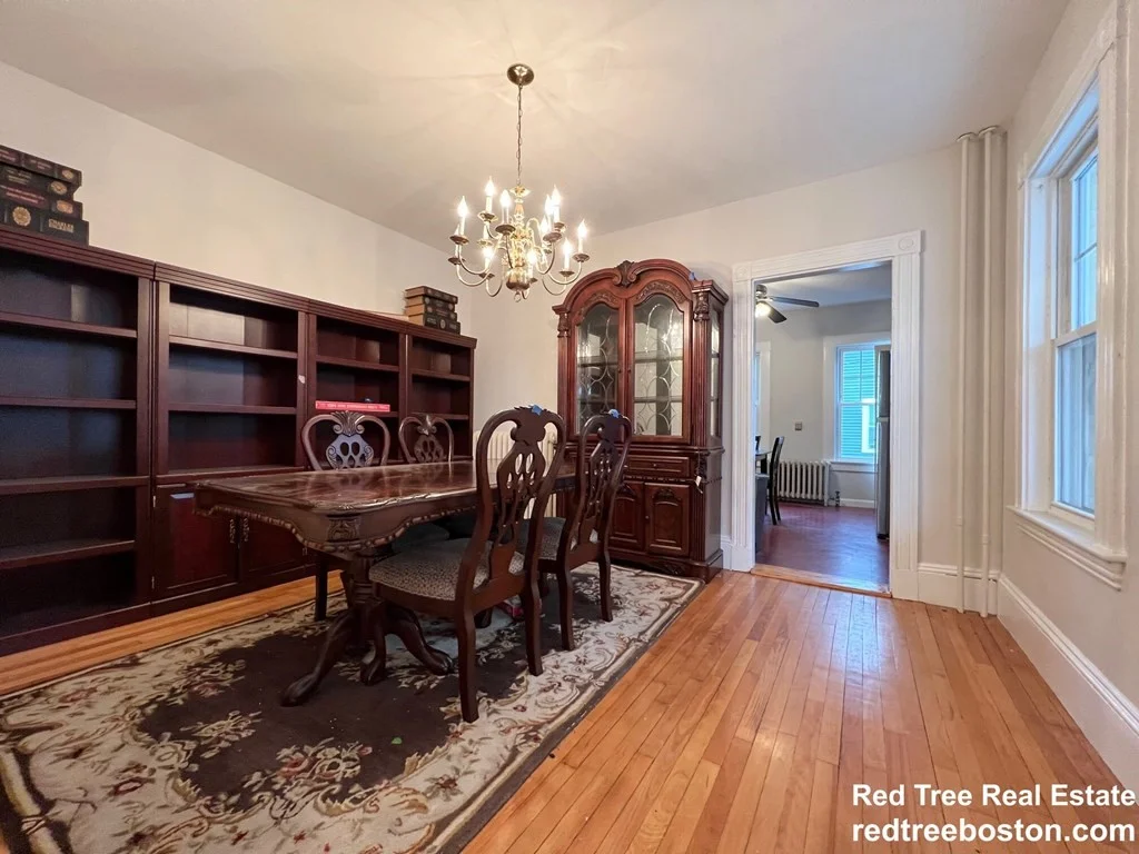 4 bed, 1 bath apartment for rent at 24 Middle St Unit 2, Newton — photo 3 of 12