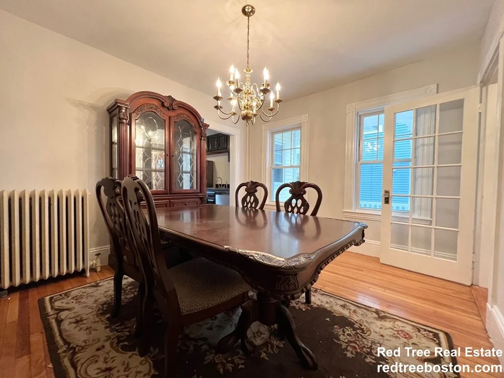 4 bed, 1 bath apartment for rent at 24 Middle St Unit 2, Newton — photo 4 of 12