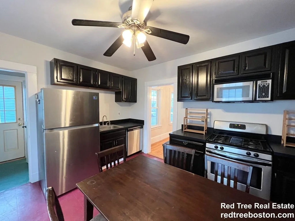 4 bed, 1 bath apartment for rent at 24 Middle St Unit 2, Newton — photo 6 of 12