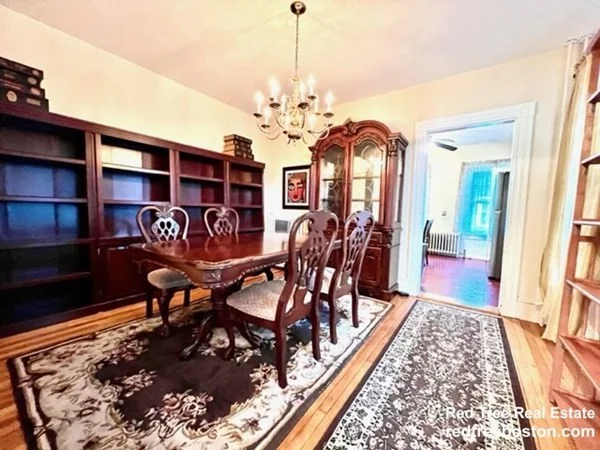4 bed, 1 bath apartment for rent at 24 Middle St Unit 2, Newton — photo 11 of 12