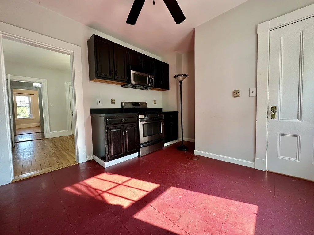4 bed, 1 bath apartment for rent at 24 Middle Unit 24, Newton — photo 8 of 17