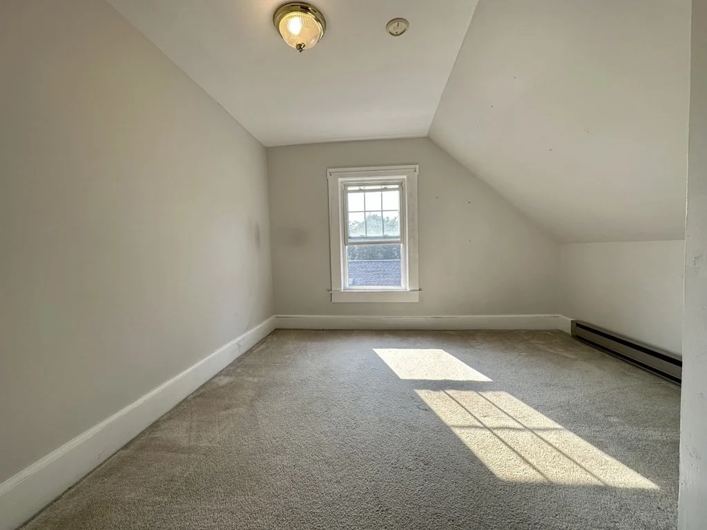 4 bed, 1 bath apartment for rent at 24 Middle Unit 24, Newton — photo 15 of 17