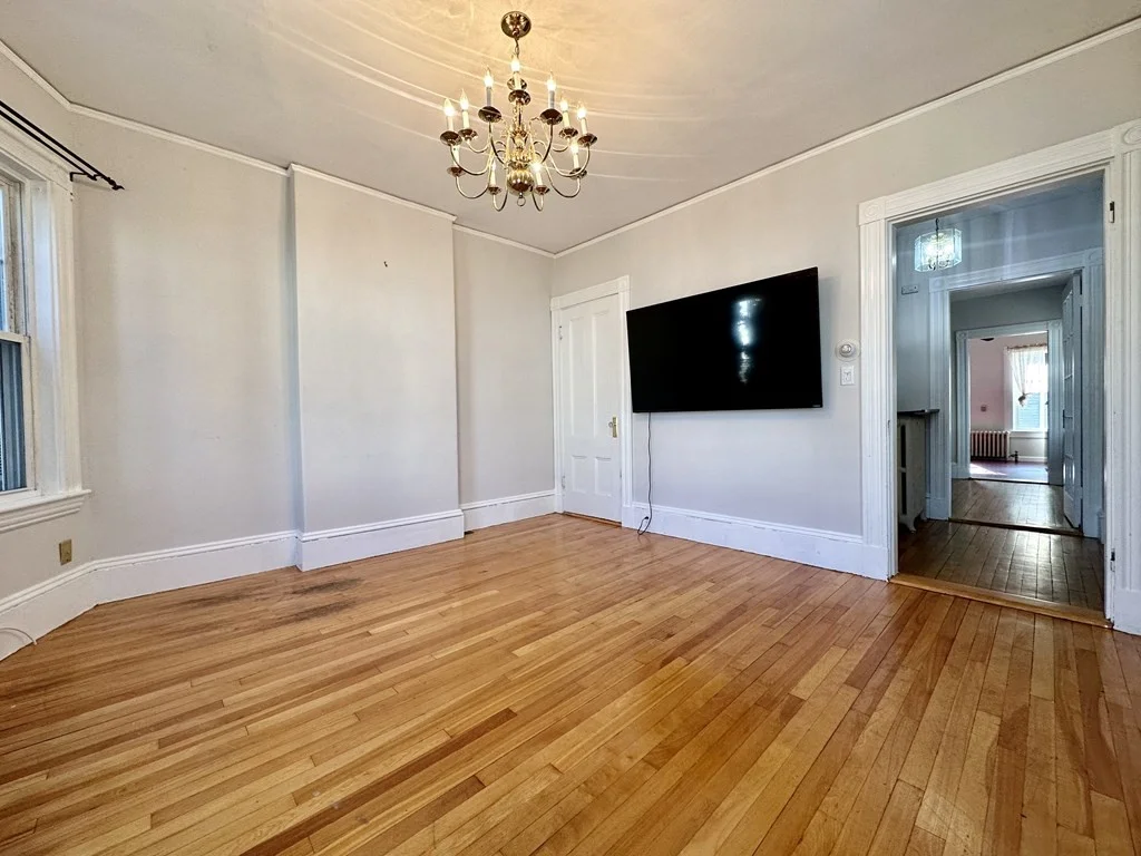 4 bed, 1 bath apartment for rent at 24 Middle Unit 24, Newton — photo 3 of 17