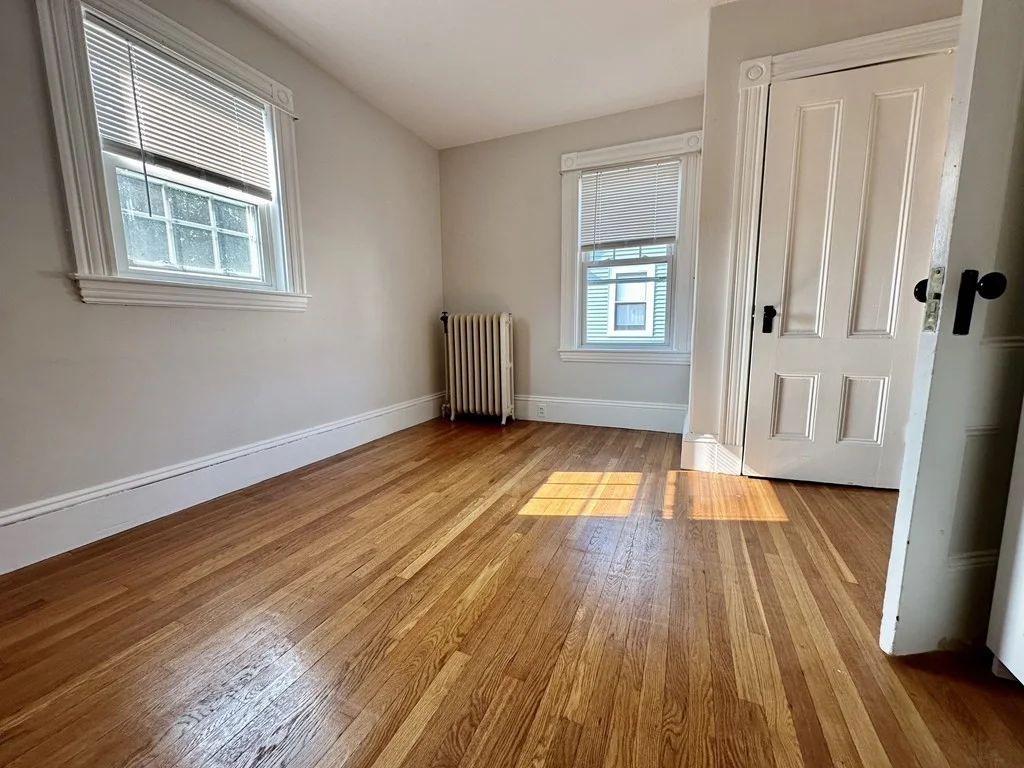 4 bed, 1 bath apartment for rent at 24 Middle Unit 24, Newton — photo 14 of 17