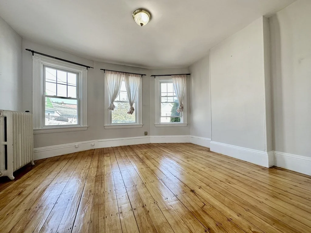 4 bed, 1 bath apartment for rent at 24 Middle Unit 24, Newton — photo 10 of 17