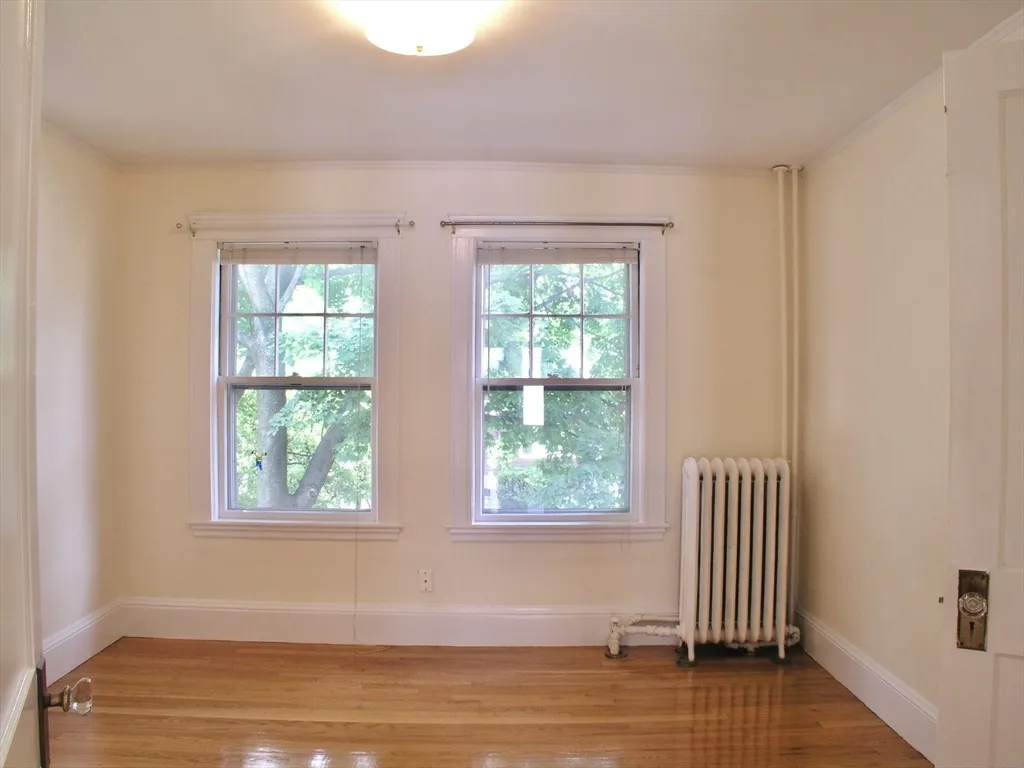 3 bed, 2 bath apartment for rent at 24 Montgomery St Unit 2, North Cambridge — photo 3 of 13