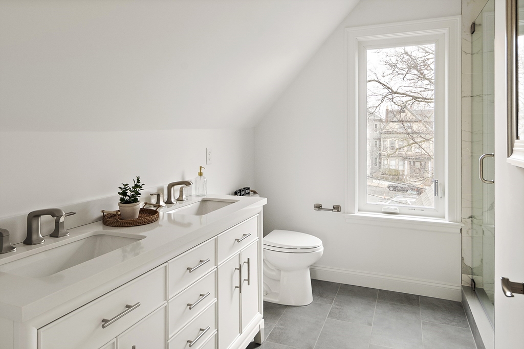 3 bed, 2 bath apartment for rent at 24 Montrose St Unit 2, Roxbury — photo 9 of 9