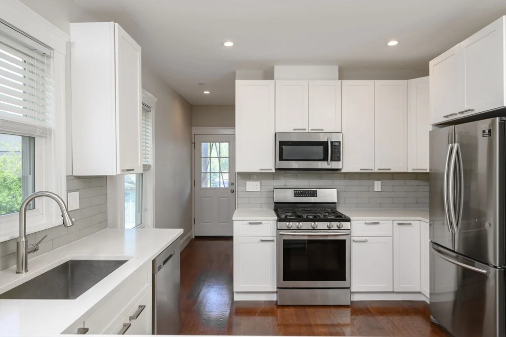 2 bed, 2 bath apartment for rent at 24 Mount Ida Rd Unit 2, Dorchester — photo 3 of 24