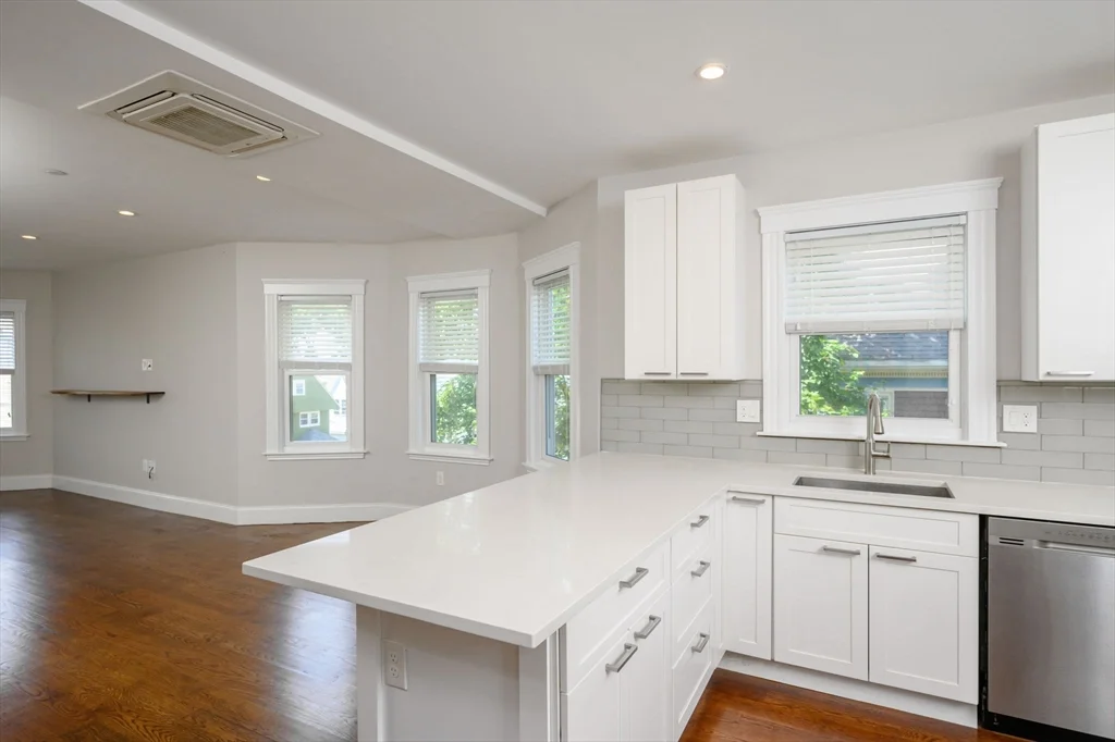 2 bed, 2 bath apartment for rent at 24 Mount Ida Rd Unit 2, Dorchester — photo 5 of 24