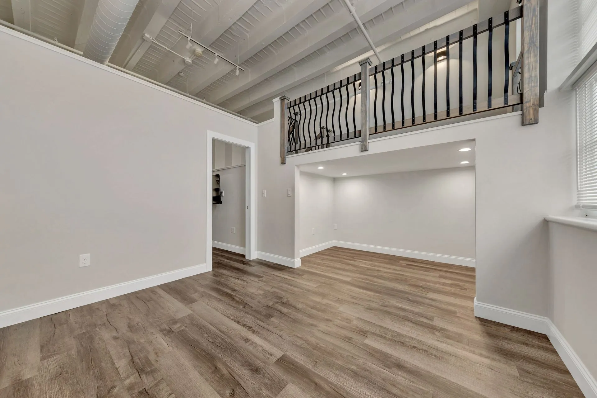 1 bed, 1 bath apartment for rent at 24 Mount Vernon St Unit 103, Lynn — photo 38 of 41