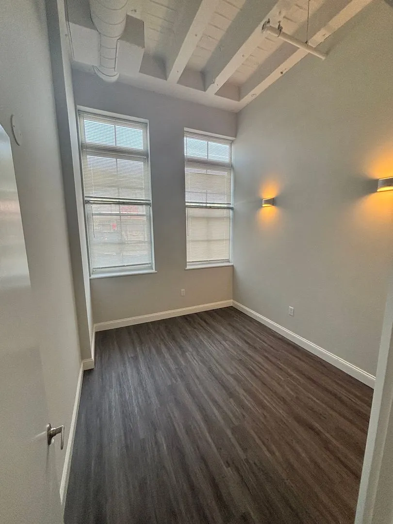 1 bed, 1 bath apartment for rent at 24 Mount Vernon St Unit 103, Lynn — photo 8 of 41