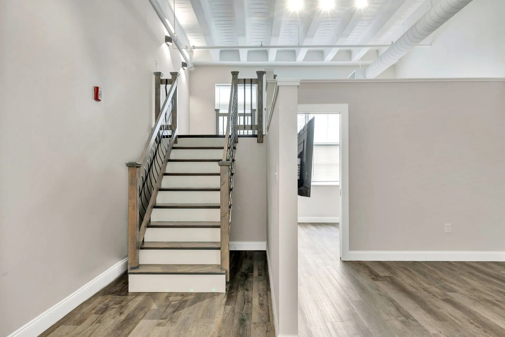 1 bed, 1 bath apartment for rent at 24 Mount Vernon St Unit 302, Lynn — photo 31 of 35