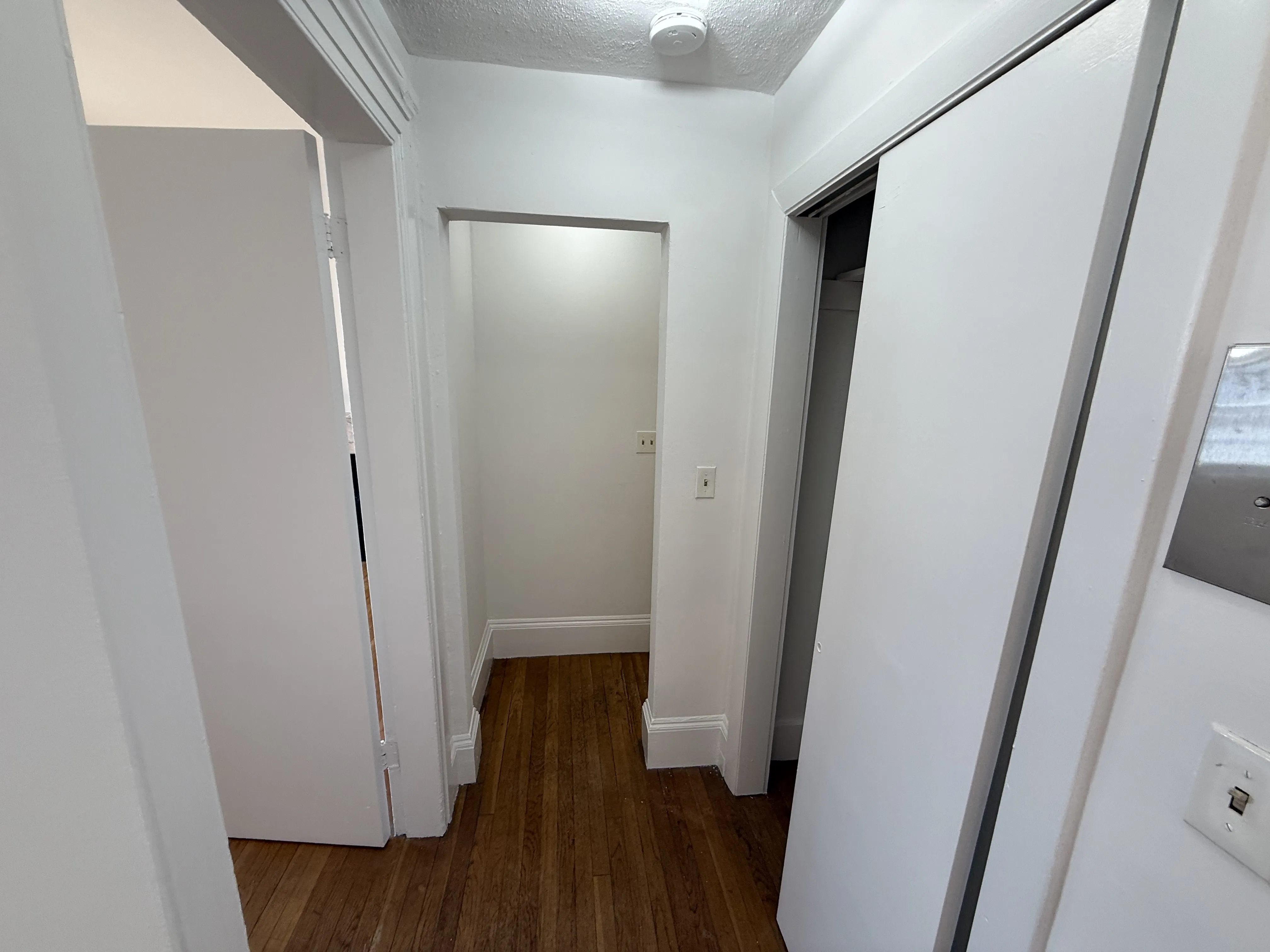 1 bed, 1 bath apartment for rent at 24 Mount Vernon St Unit 403, Beacon Hill — photo 8 of 10