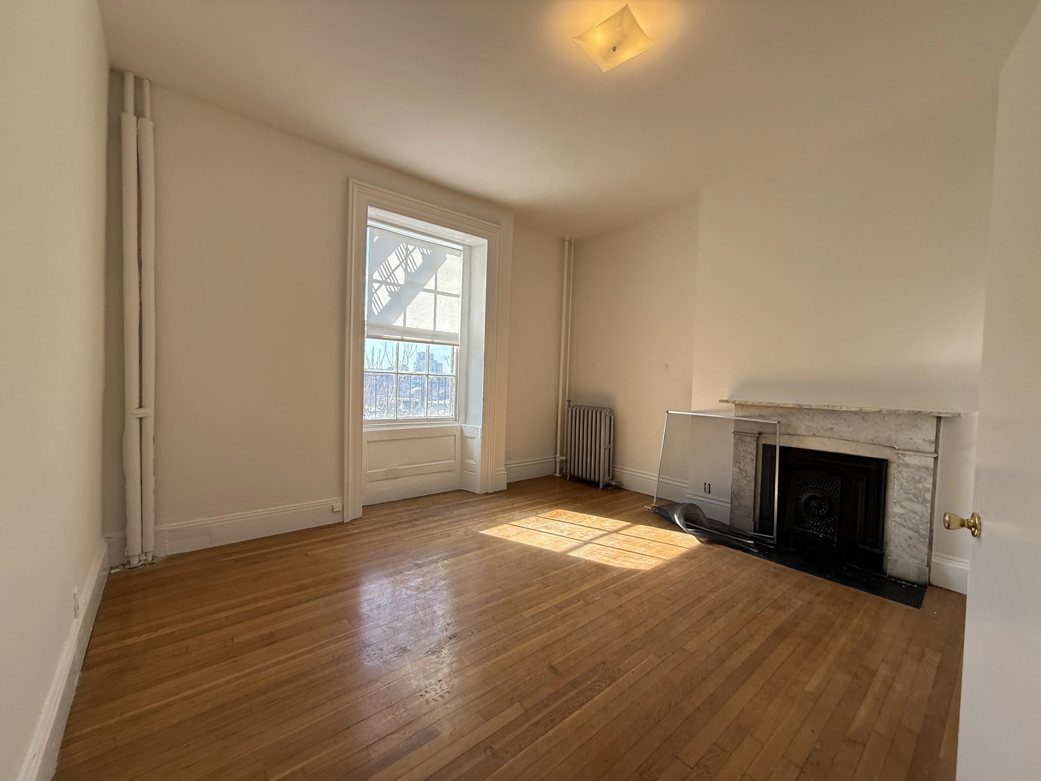 1 bed, 1 bath apartment for rent at 24 Mount Vernon St Unit 403, Beacon Hill — photo 3 of 10