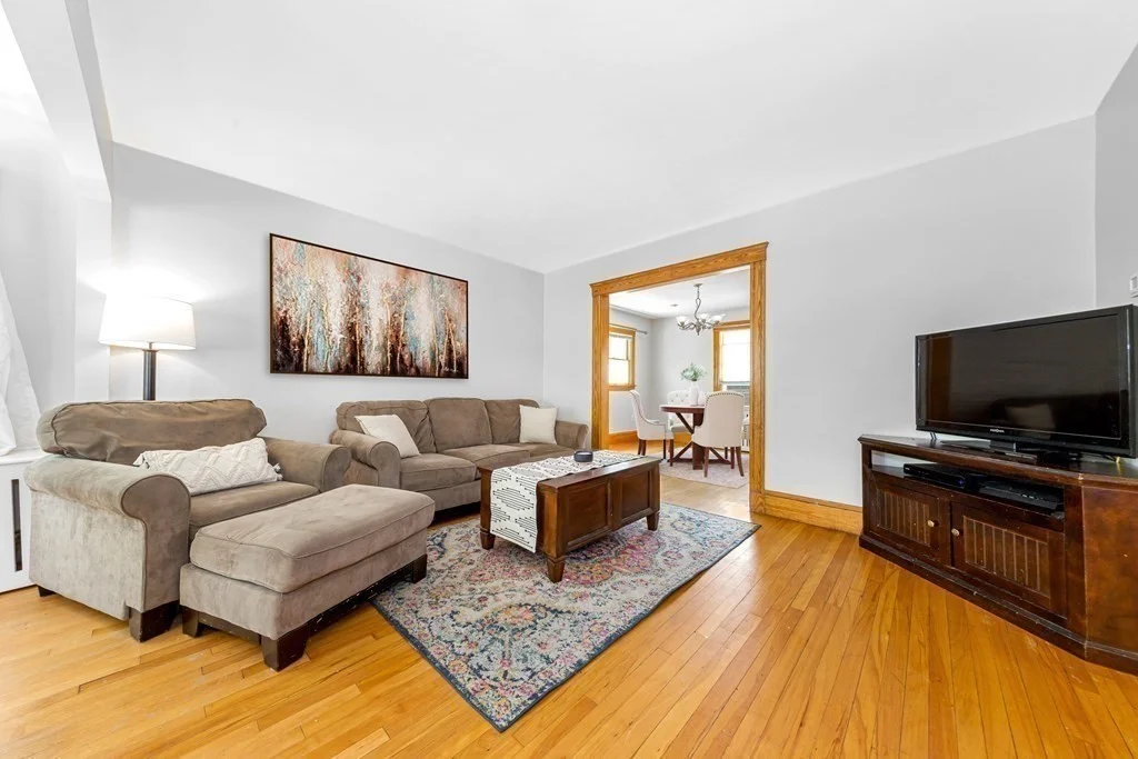 2 bed, 1 bath apartment for rent at 24 Newell St, Neighborhood Nine — photo 2 of 25