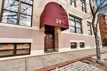 Studio bed, 1 bath apartment for rent at 24 Norman St Unit 204, Salem — photo 1 of 9