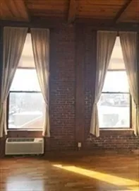 Studio bed, 1 bath apartment for rent at 24 Norman St Unit 204, Salem — photo 5 of 9