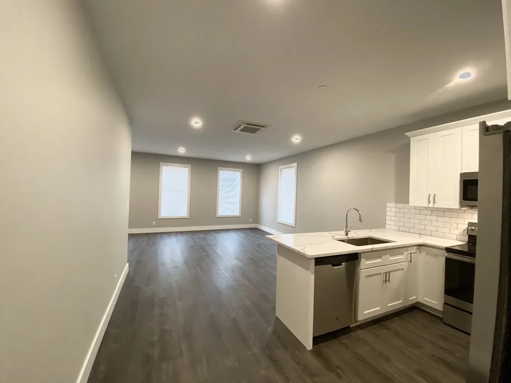 1 bed, 1 bath apartment for rent at 24 Norwood St Unit 2, Dorchester — photo 9 of 22