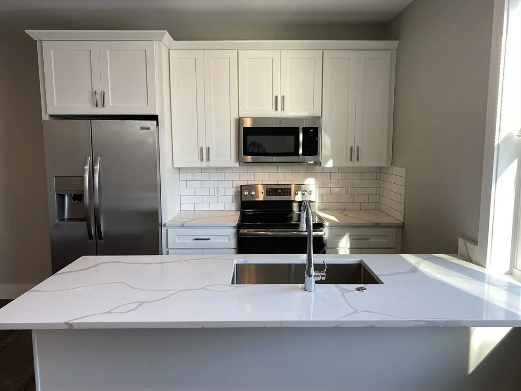 2 bed, 2 bath apartment for rent at 24 Norwood St Unit 3, Dorchester — photo 3 of 16