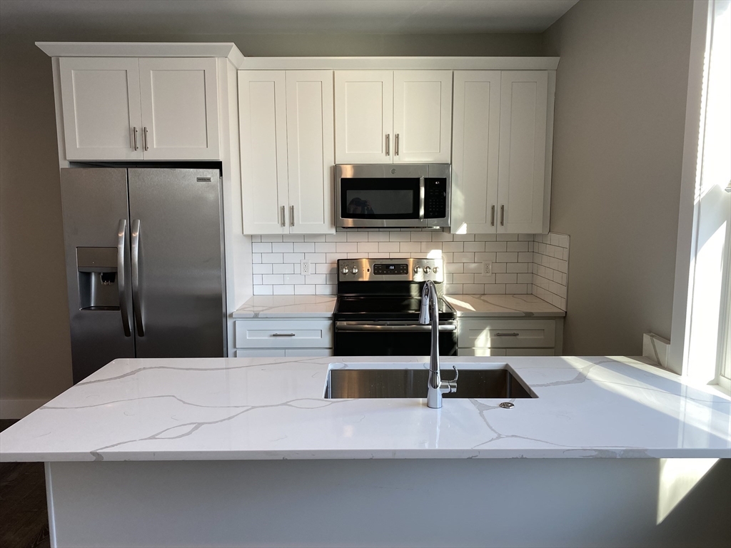 2 bed, 2 bath apartment for rent at 24 Norwood St Unit 8, Dorchester — photo 3 of 16