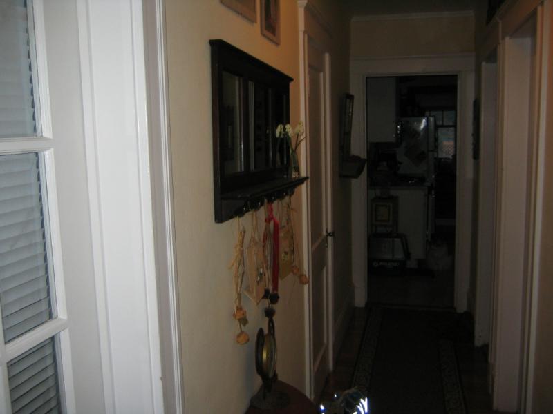 3 bed, 1 bath apartment for rent at 24 Oak Square Ave Unit 1, Oak Square