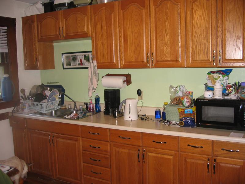 3 bed, 1 bath apartment for rent at 24 Oak Square Ave Unit 2, Oak Square — photo 19 of 36