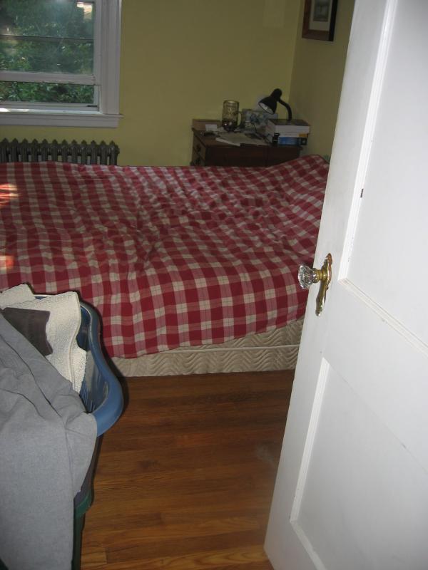 3 bed, 1 bath apartment for rent at 24 Oak Square Ave Unit 2, Oak Square — photo 27 of 36