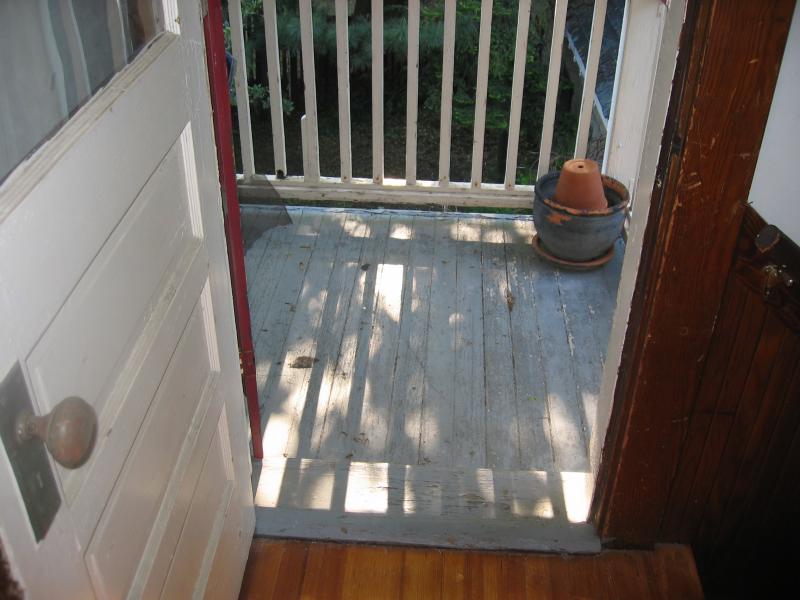 3 bed, 1 bath apartment for rent at 24 Oak Square Ave Unit 2, Oak Square — photo 25 of 36