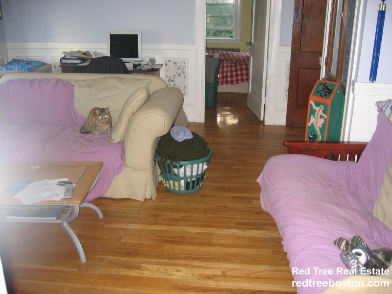 3 bed, 1 bath apartment for rent at 24 Oak Square Ave Unit 2, Oak Square — photo 6 of 36