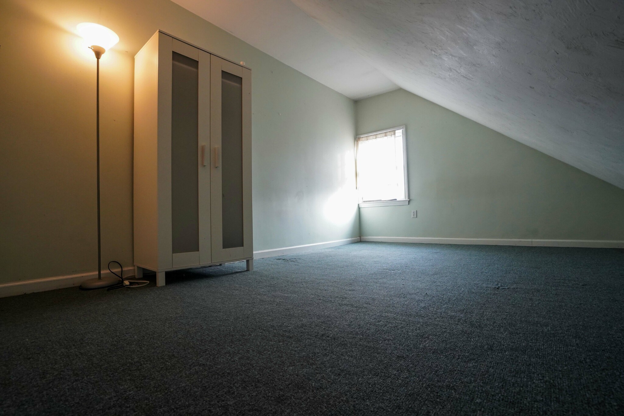 3 bed, 1 bath apartment for rent at 24 Oak Square Ave Unit 2, Oak Square — photo 29 of 36