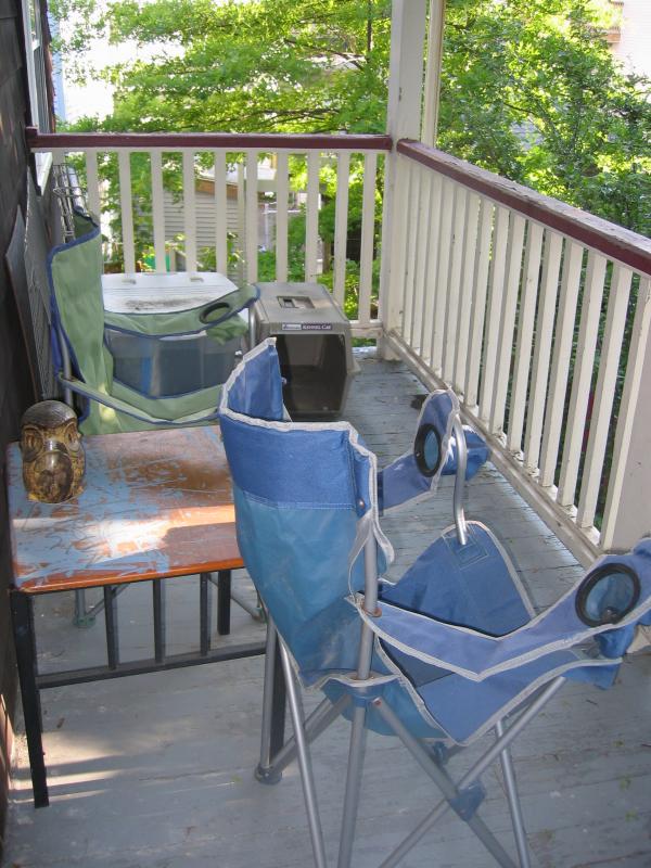 3 bed, 1 bath apartment for rent at 24 Oak Square Ave Unit 2, Oak Square — photo 22 of 36